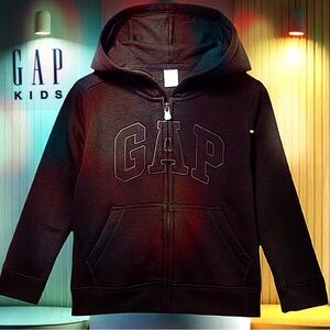 GAP Kids Relaxed Gap Logo Hoodie in Black